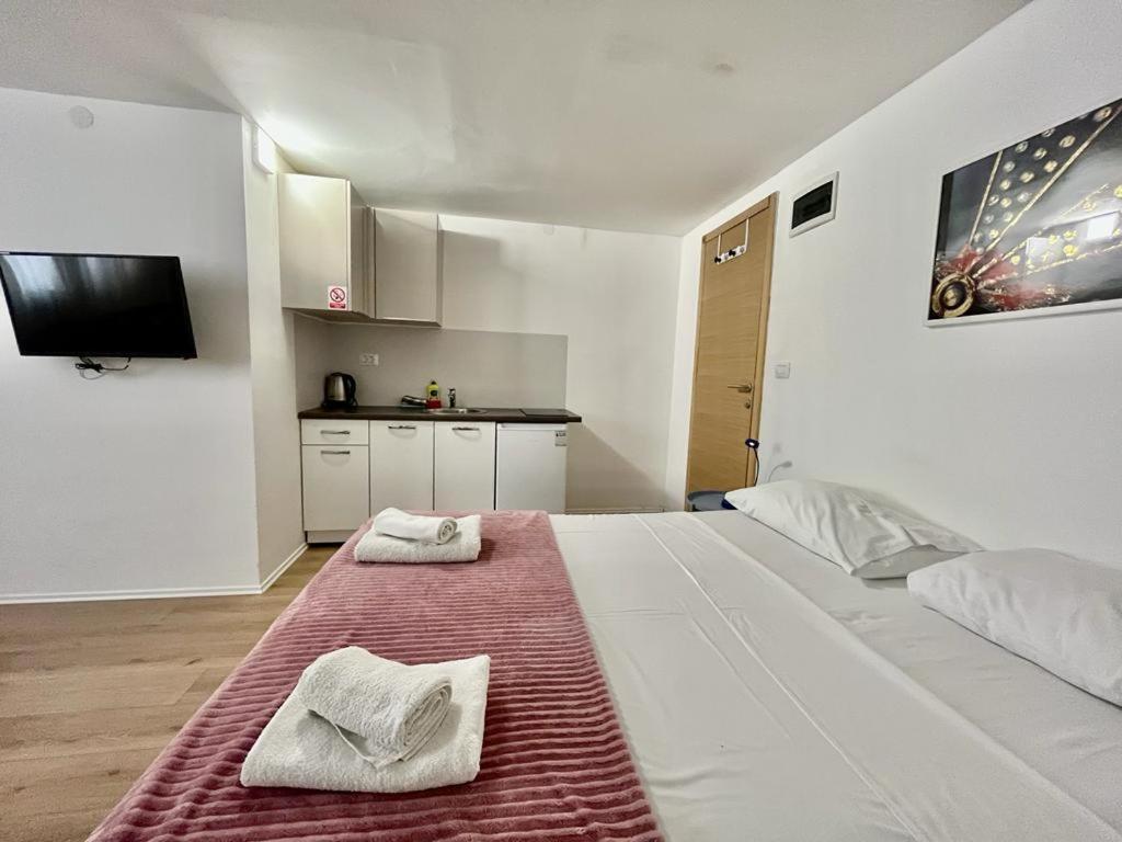 Apartmani Roza PUY Exterior foto
